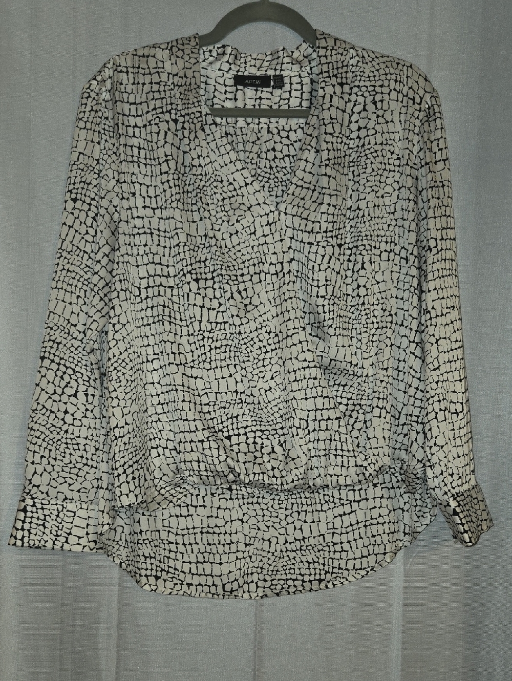 Apt. 9 Black and White Geometric Wrap Blouse PXL NWOT